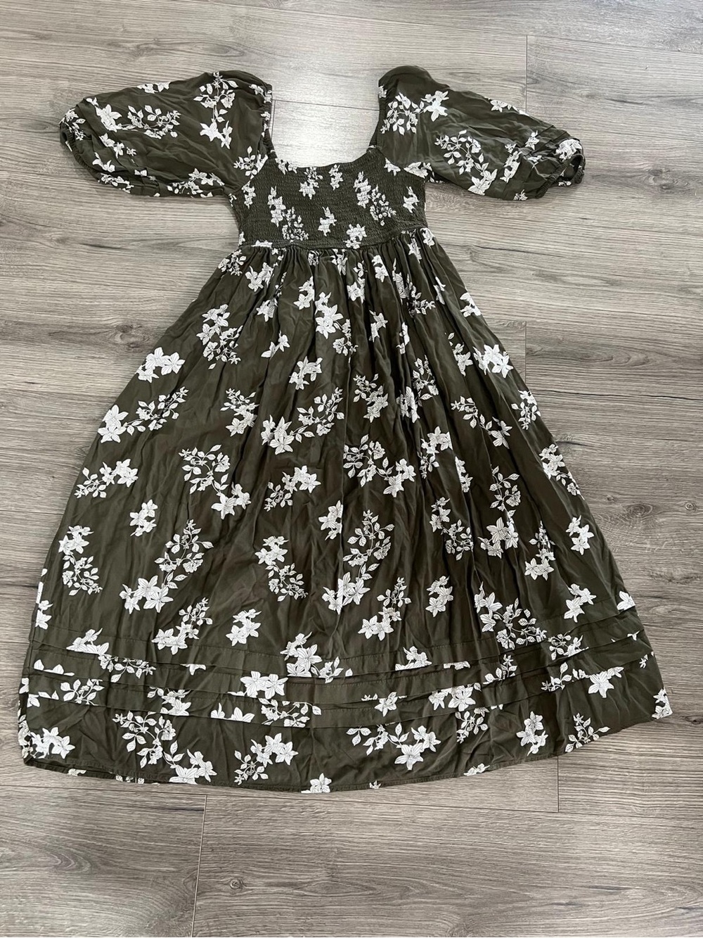 Jessica Simpson Olive Green Floral Puff Sleeve Dress